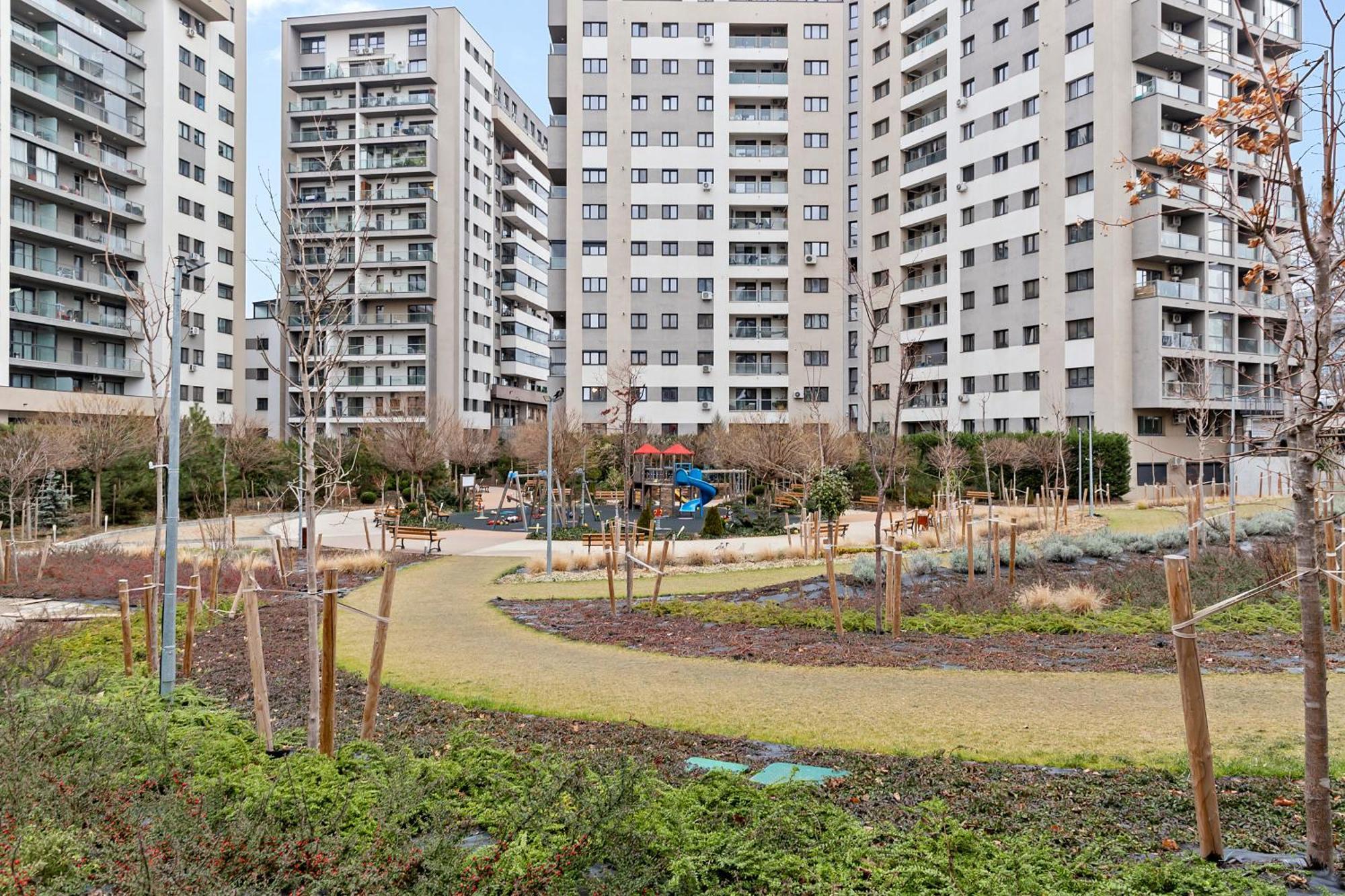 Mido Park Apartment With Private Parking & Self Check-In Bukares Bagian luar foto