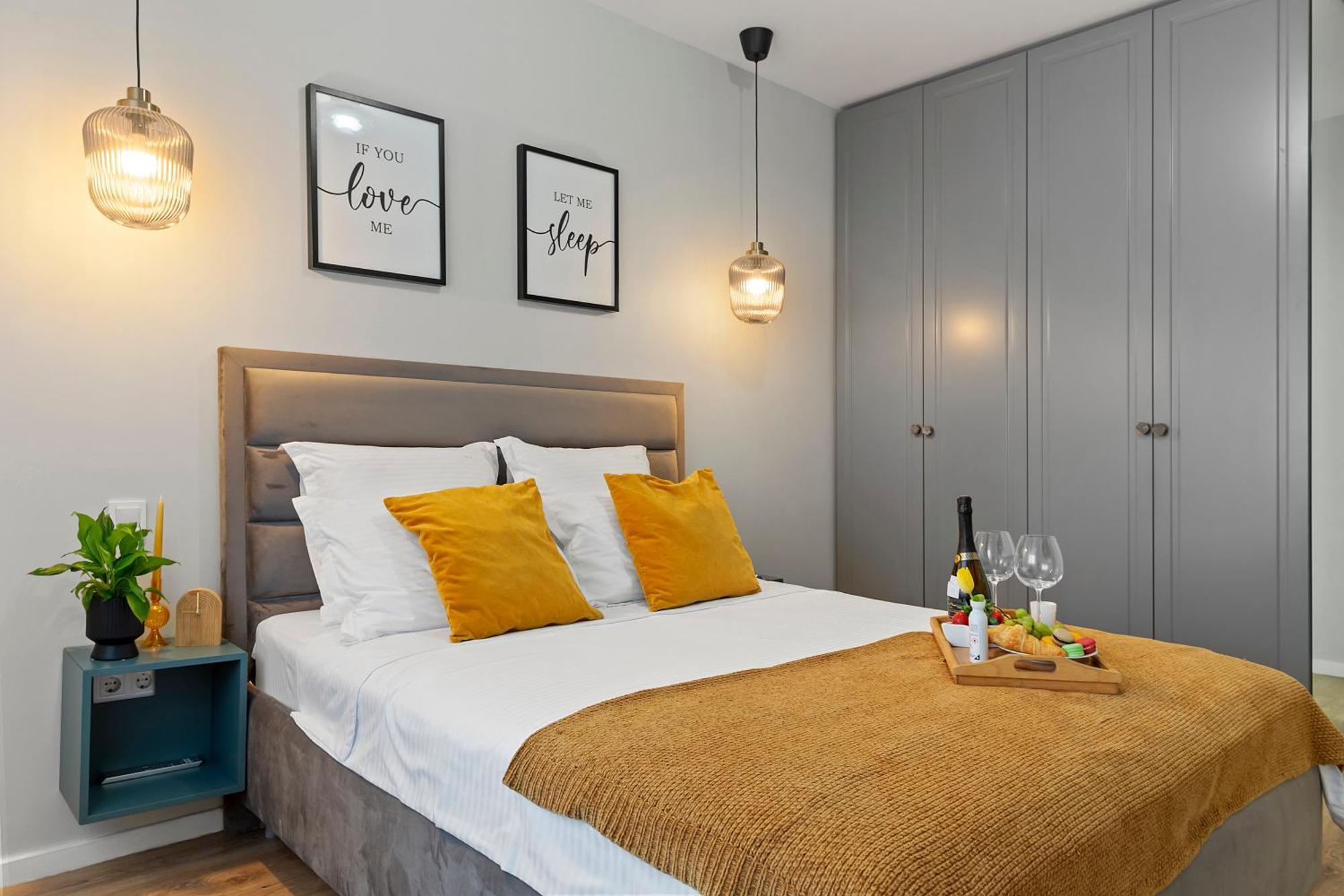 Mido Park Apartment With Private Parking & Self Check-In Bukares Bagian luar foto