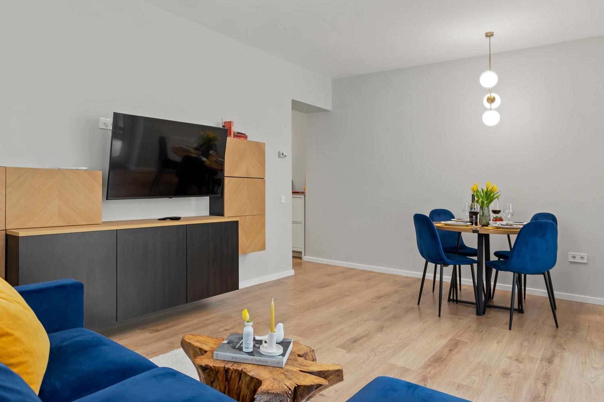 Mido Park Apartment With Private Parking & Self Check-In Bukares Bagian luar foto